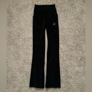 Alo Yoga Women’s Micro Corduroy Winter Break High Waist Flare Pant Black 2XS